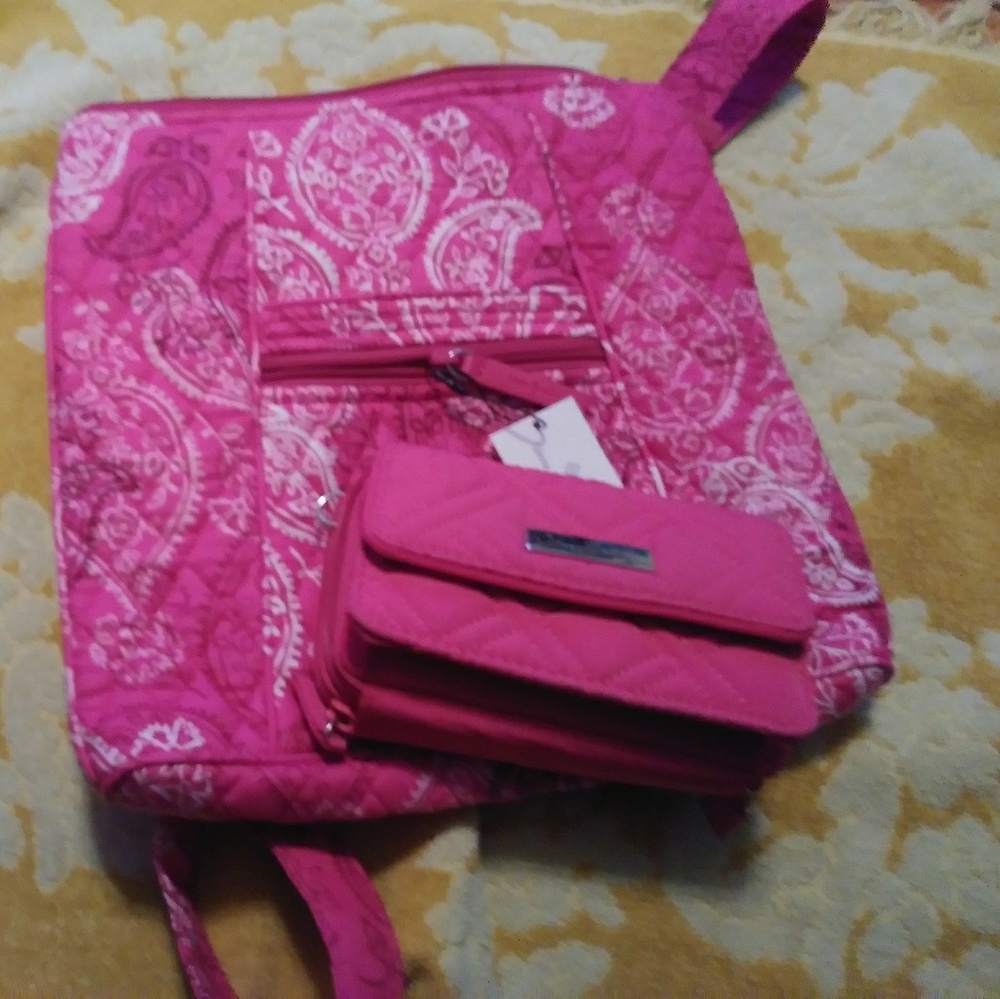 Vera Bradley hipster and hot pick wallet